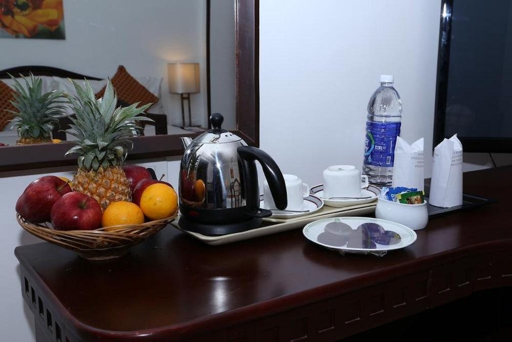 กอล์ฟ วิว โฮเต็ลส์ แอนด์ สวีทส์ Hotel เนดุมบัสเซรี ภายนอก รูปภาพ