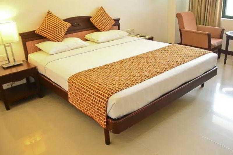 กอล์ฟ วิว โฮเต็ลส์ แอนด์ สวีทส์ Hotel เนดุมบัสเซรี ภายนอก รูปภาพ