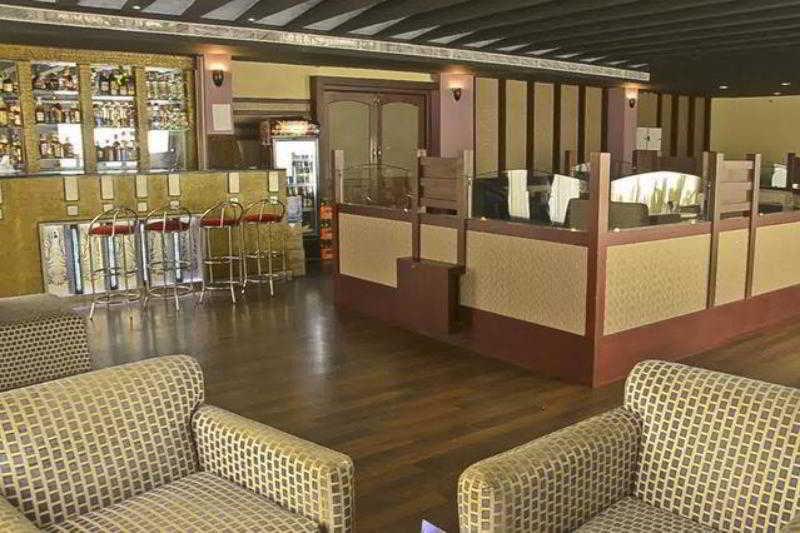 กอล์ฟ วิว โฮเต็ลส์ แอนด์ สวีทส์ Hotel เนดุมบัสเซรี ภายนอก รูปภาพ
