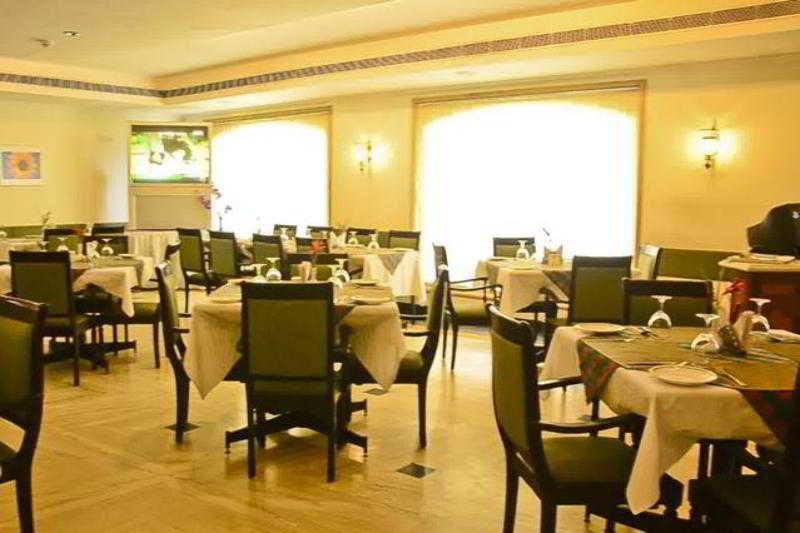 กอล์ฟ วิว โฮเต็ลส์ แอนด์ สวีทส์ Hotel เนดุมบัสเซรี ภายนอก รูปภาพ