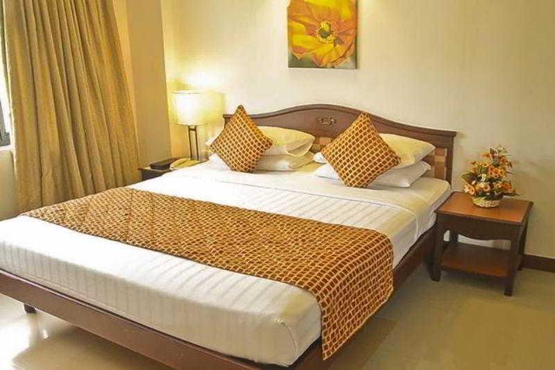 กอล์ฟ วิว โฮเต็ลส์ แอนด์ สวีทส์ Hotel เนดุมบัสเซรี ภายนอก รูปภาพ