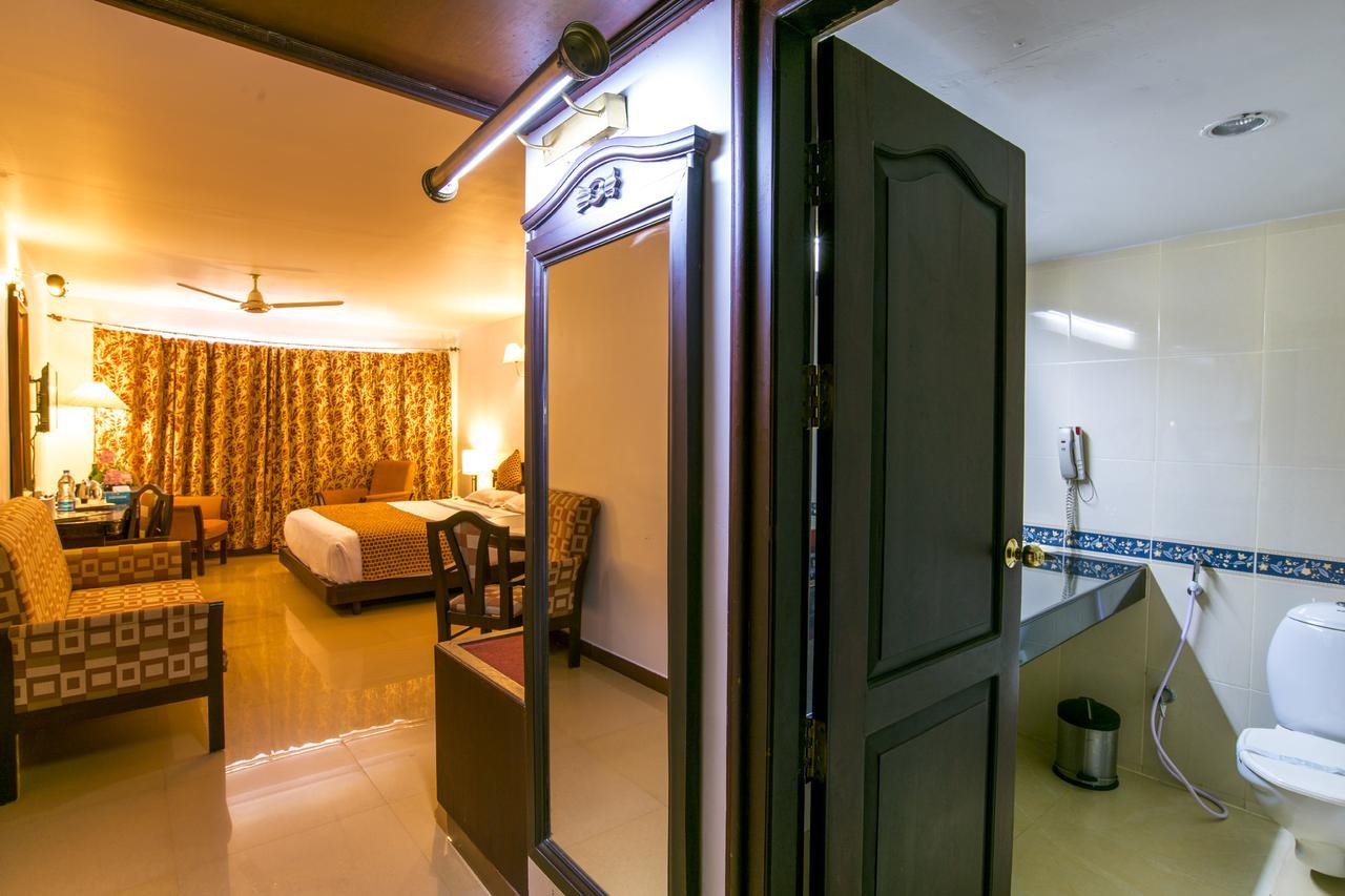กอล์ฟ วิว โฮเต็ลส์ แอนด์ สวีทส์ Hotel เนดุมบัสเซรี ภายนอก รูปภาพ