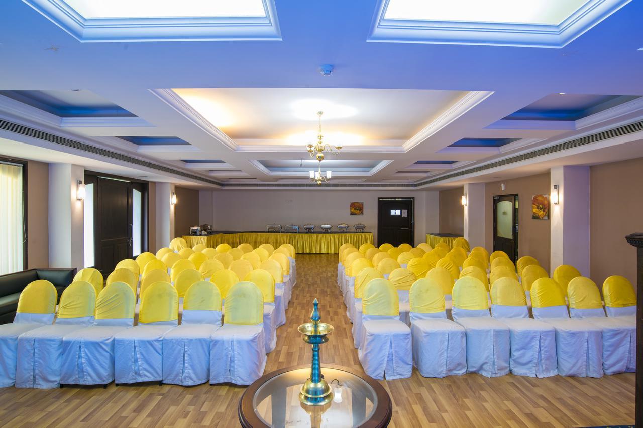 กอล์ฟ วิว โฮเต็ลส์ แอนด์ สวีทส์ Hotel เนดุมบัสเซรี ภายนอก รูปภาพ